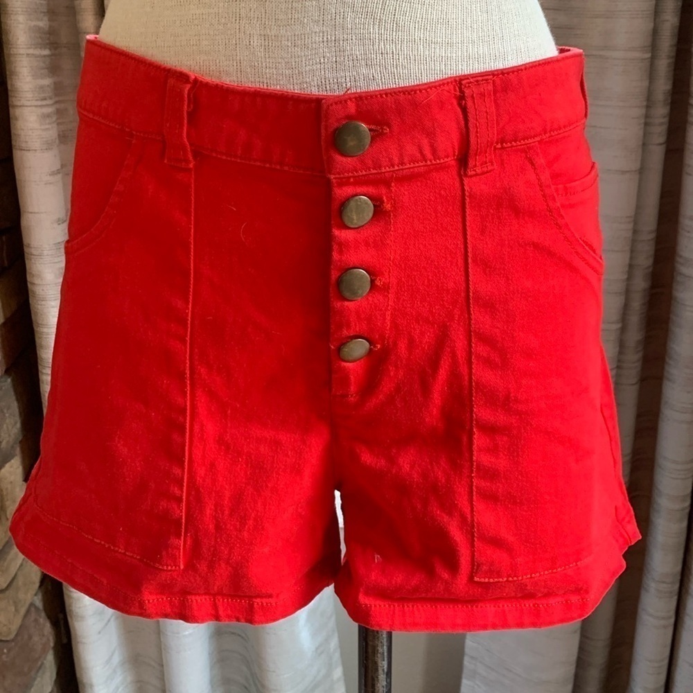 Modcloth sz L red button fly shorts